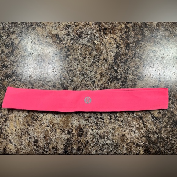 βSOLDβπ Lululemon headband crisp rip tag never worn ππΊπ€© - Picture 9 of 10